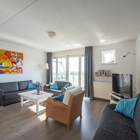 An That Is Attractively Furnished * Julianadorp