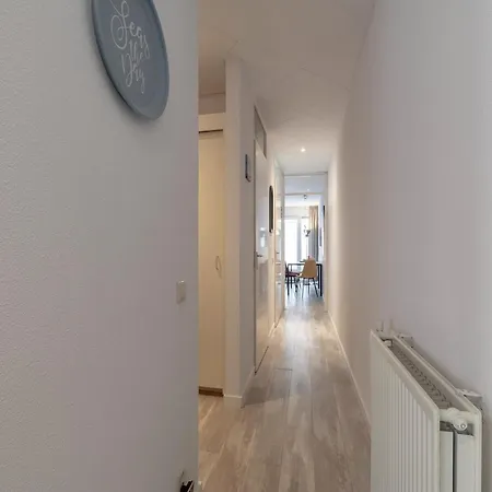 Apartment An That Is Attractively Furnished