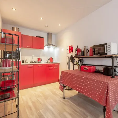 An That Is Attractively Furnished Julianadorp