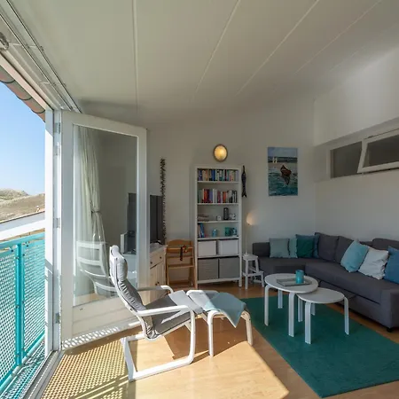 An That Is Attractively Furnished شقة *