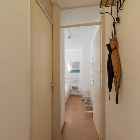 An That Is Attractively Furnished Julianadorp