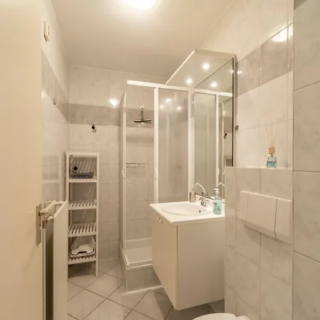 An That Is Attractively Furnished * 줄리아나도르프