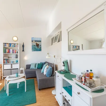 An That Is Attractively Furnished * Julianadorp
