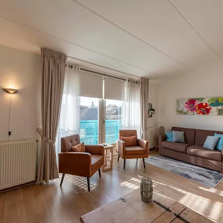 An That Is Attractively Furnished * 줄리아나도르프