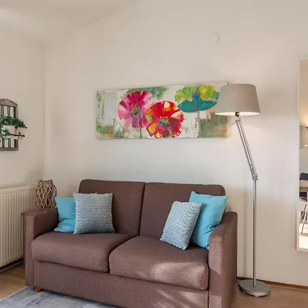 Apartment An That Is Attractively Furnished *